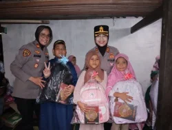 Hangatnya Ramadan di Cambayya, Kapolres Pelabuhan Makassar Berbagi Al-Qur’an dan Sembako
