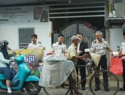 Tebar Berkah Ramadan, Lapas Kelas I Makassar Turun ke Jalan Bagikan Takjil Untuk Masyarakat
