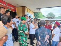 Babinsa Koramil 03 Cabangbungin Bersama Aparat Gabungan Kawal Audiensi Hak Pilih BPD di Muaragembong Pastikan Situasi Kondusif