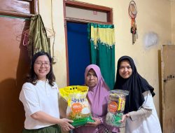 Kartini Masa Kini, Listrikklik.com Berbagi Sembako untuk Warga Sukaresmi